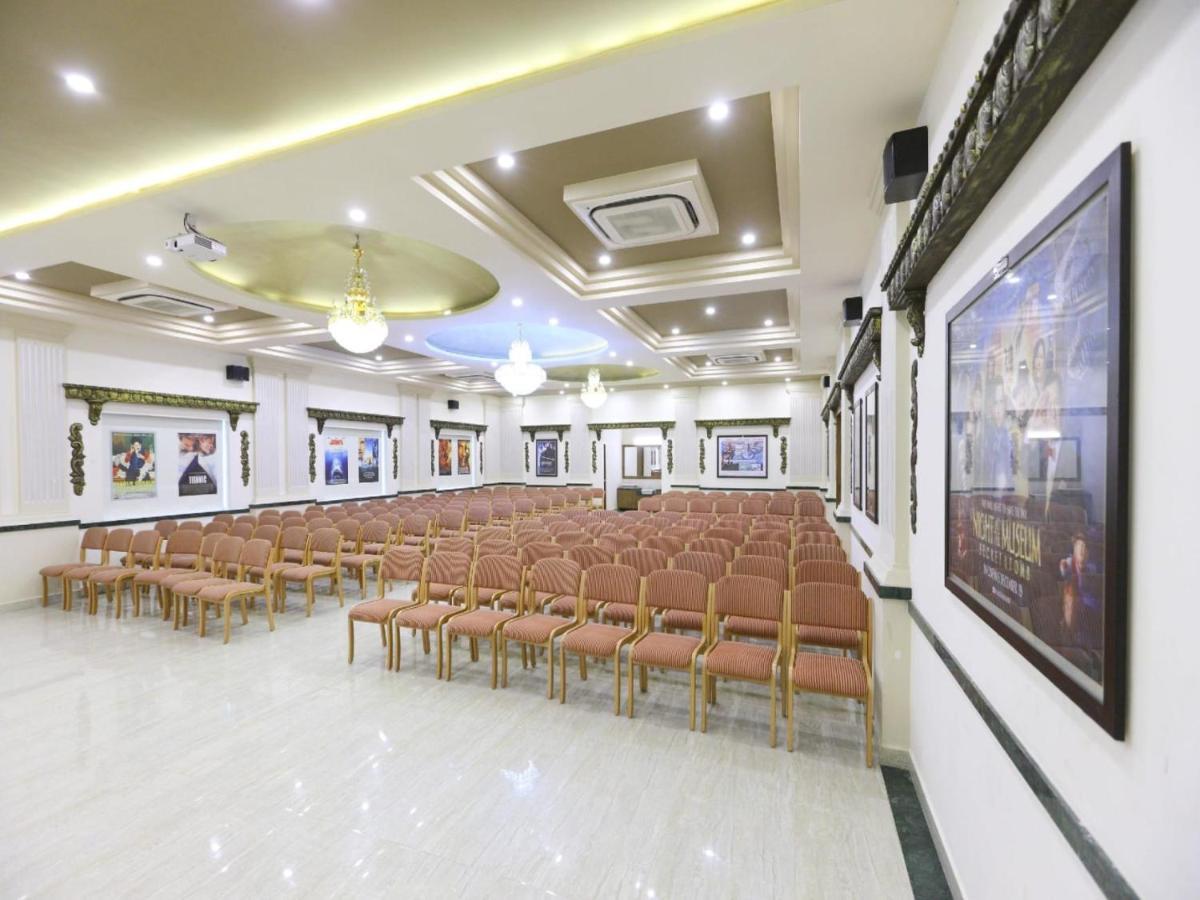 Cinemascope An Apart Hotel Chennai Bagian luar foto