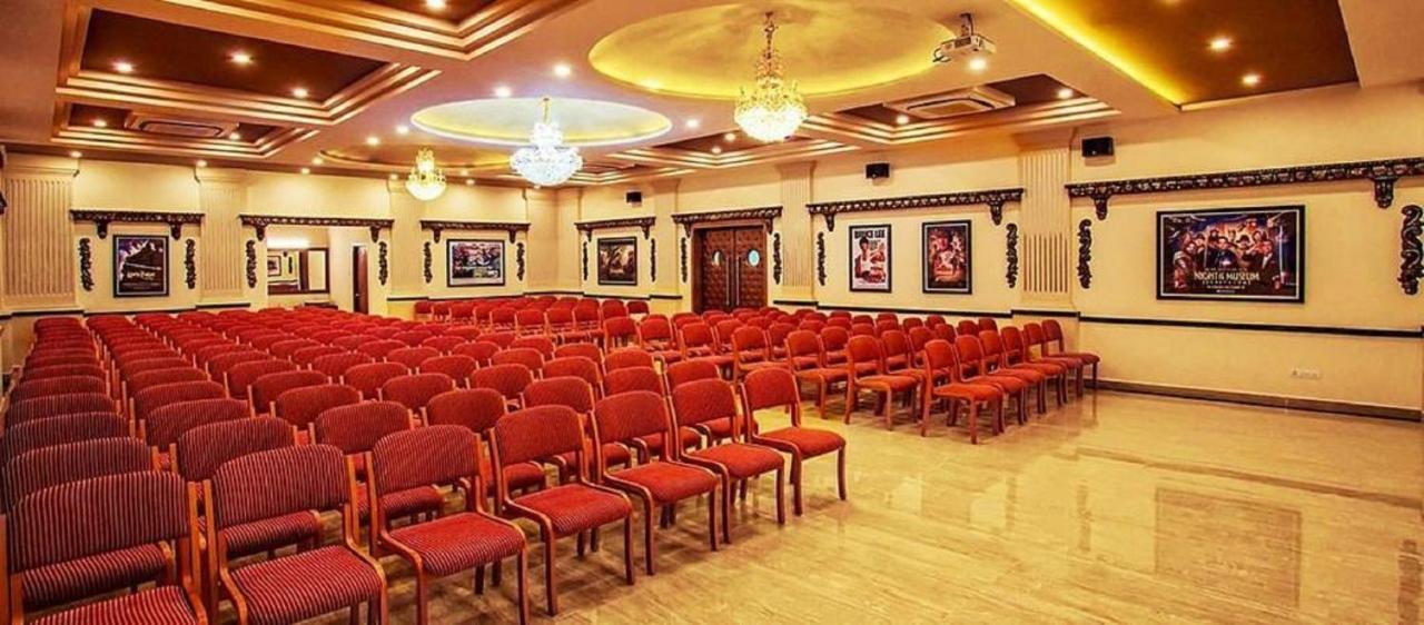 Cinemascope An Apart Hotel Chennai Bagian luar foto