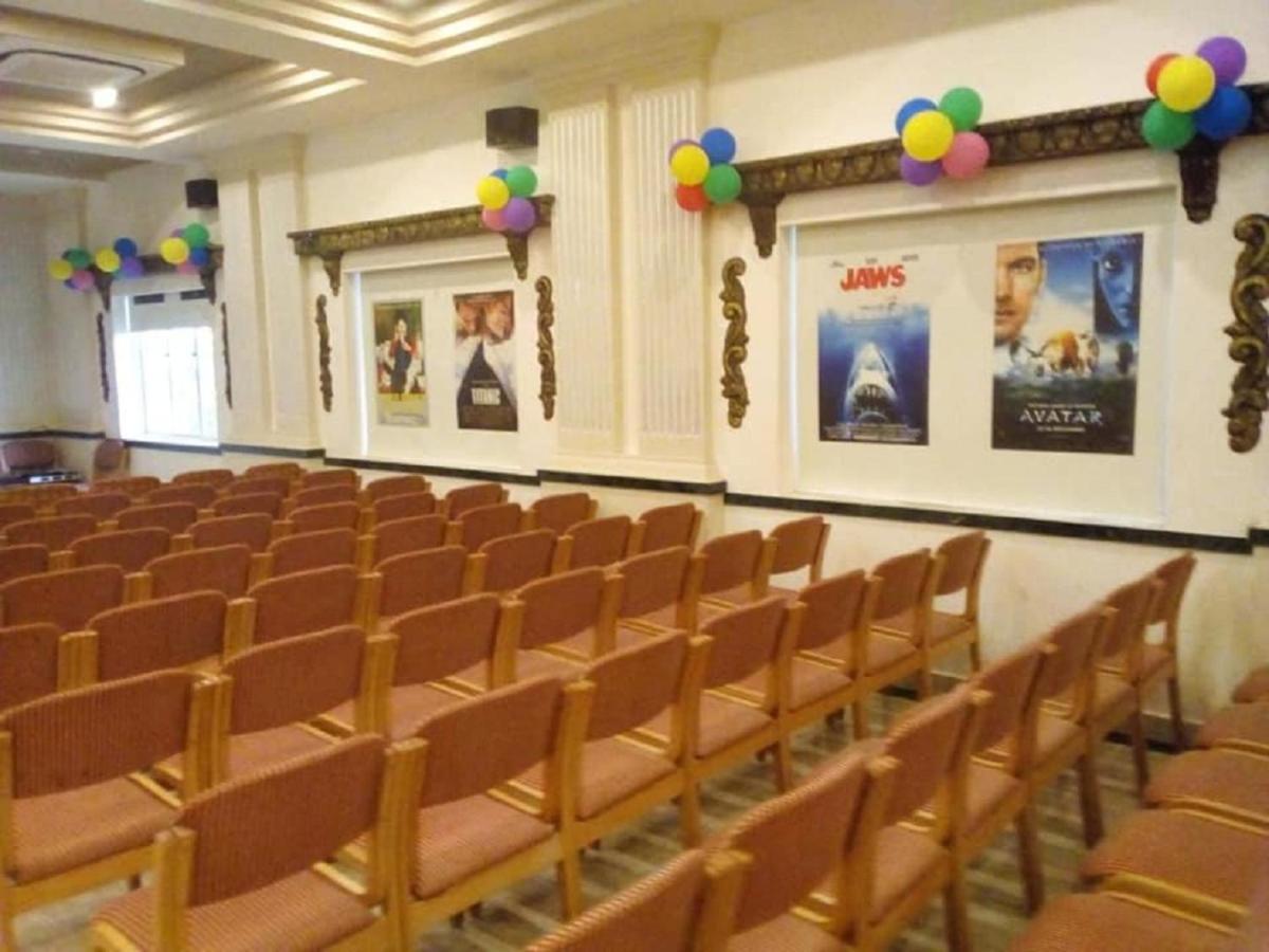 Cinemascope An Apart Hotel Chennai Bagian luar foto