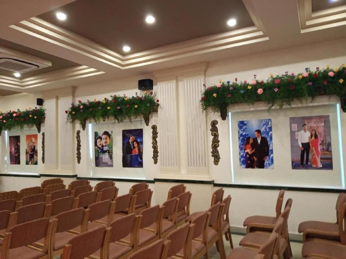 Cinemascope An Apart Hotel Chennai Bagian luar foto