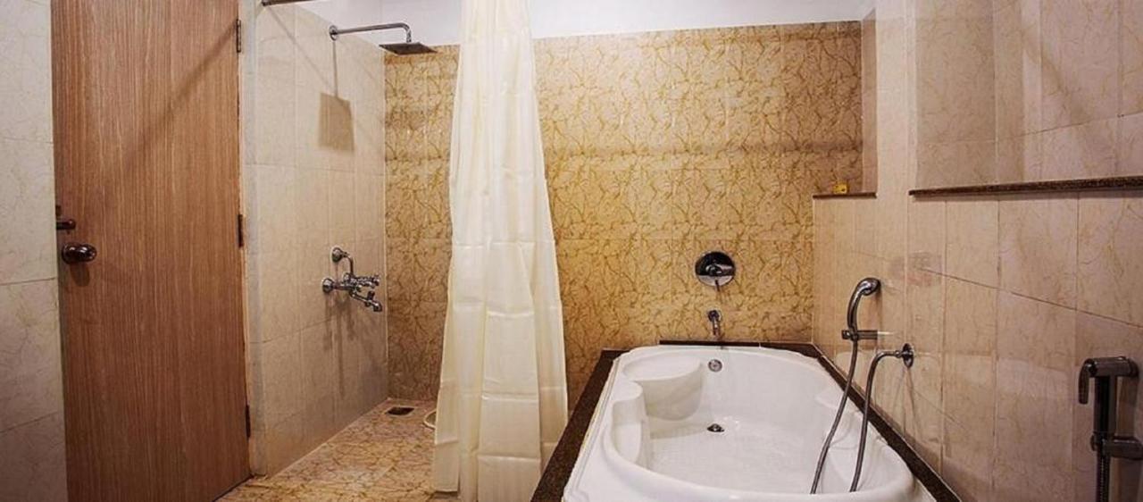 Cinemascope An Apart Hotel Chennai Bagian luar foto