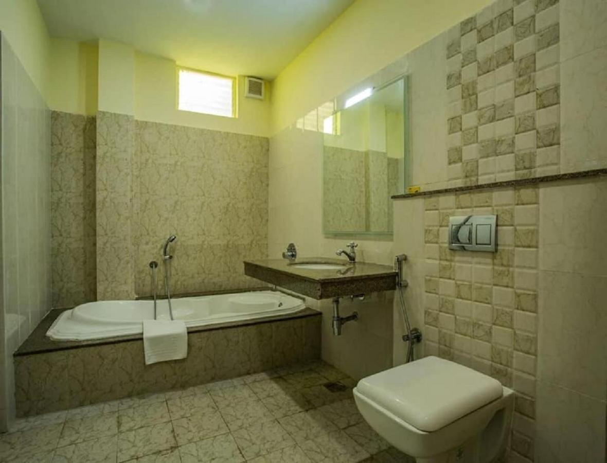 Cinemascope An Apart Hotel Chennai Bagian luar foto